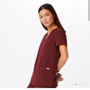 BNWT FIGS Casma Scrub Top Burgundy